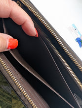 LOUIS VUITTON DE ZIPPY WALLET