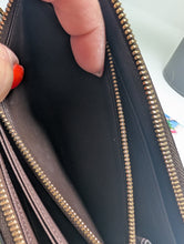 LOUIS VUITTON DE ZIPPY WALLET
