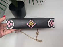 LOUIS VUITTON WILD AT HEART TOILETRY 26, LIKE NEW - ADDED CROSSBODY/SHOULDER CONVERSATION KIT & PINK HANDBAG CHARM