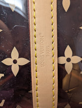 LOUIS VUITTON LIMITED RESORT "CITIES" SPECIAL COLLECTION TAORMINA ITALY - ONLY 50 SOLD - NEVERFULL GM, POUCH & TOWEL, BRAND NEW
