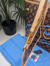 LOUIS VUITTON LIMITED RESORT "CITIES" SPECIAL COLLECTION TAORMINA ITALY - ONLY 50 SOLD - NEVERFULL GM, POUCH & TOWEL, BRAND NEW