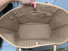 LOUIS VUITTON MONOGRAM NEVERFULL MM AND POUCH, LIKE NEW