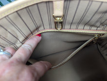 LOUIS VUITTON MONOGRAM NEVERFULL GM, MINT CONDITION (POUCH SOLD SEPARATELY)