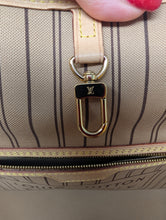 LOUIS VUITTON MONOGRAM NEVERFULL MM AND POUCH, LIKE NEW