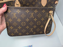 LOUIS VUITTON MONOGRAM NEVERFULL MM AND POUCH, LIKE NEW