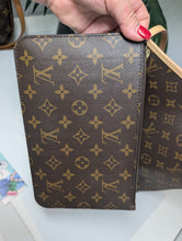 LOUIS VUITTON MONOGRAM NEVERFULL MM AND POUCH, LIKE NEW