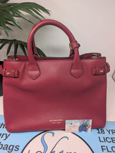 BURBERRY CRIMSON BANNER TOTE, EXCELLENT