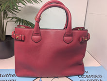 BURBERRY CRIMSON BANNER TOTE, EXCELLENT