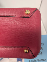 BURBERRY CRIMSON BANNER TOTE, EXCELLENT