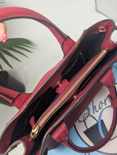 BURBERRY CRIMSON BANNER TOTE, EXCELLENT