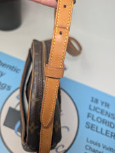 LOUIS VUITTON SENLIS CROSSBODY