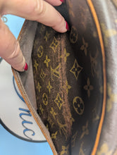 LOUIS VUITTON SENLIS CROSSBODY
