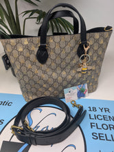 GUCCI GG SUPREME BEES SMALL SHOPPER TOTE, EXCELLENT