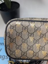 GUCCI GG SUPREME BEES SMALL SHOPPER TOTE, EXCELLENT
