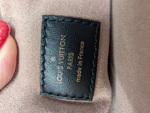 LOUIS VUITTON BLACK COUSSIN PM, VERY EXCELLENT