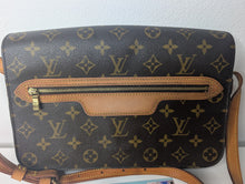 LOUIS VUITTON MONOGRAM ST GERMAIN GM 28 CROSSBODY, EXCELLENT
