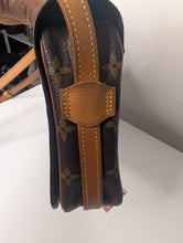 LOUIS VUITTON MONOGRAM ST GERMAIN GM 28 CROSSBODY, EXCELLENT