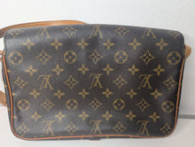 LOUIS VUITTON MONOGRAM ST GERMAIN GM 28 CROSSBODY, EXCELLENT