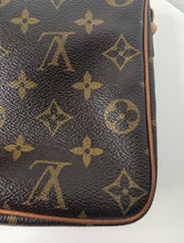 LOUIS VUITTON MONOGRAM ST GERMAIN GM 28 CROSSBODY, EXCELLENT