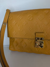 LOUIS VUITTON CITRINE EMPREINTE FASCINANTE BAG