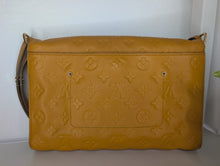LOUIS VUITTON CITRINE EMPREINTE FASCINANTE BAG