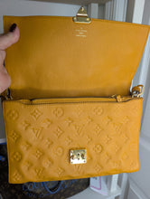 LOUIS VUITTON CITRINE EMPREINTE FASCINANTE BAG