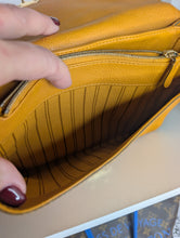 LOUIS VUITTON CITRINE EMPREINTE FASCINANTE BAG