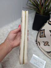 LOUIS VUITTON WILD AT HEART ZIPPY WALLET, MINT
