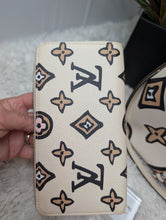LOUIS VUITTON WILD AT HEART ZIPPY WALLET, MINT