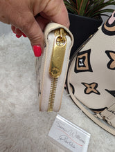 LOUIS VUITTON WILD AT HEART ZIPPY WALLET, MINT