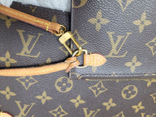 LOUIS VUITTON MONOGRAM POCHETTE WRISTLET