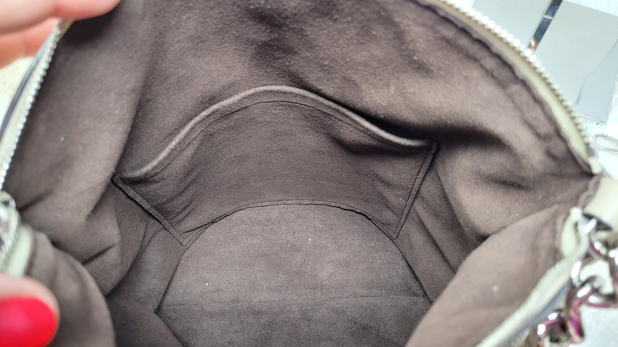 M51224 Louis Vuitton 2017 Mahina Leather Babylone BB - Galet