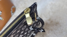 LOUIS VUITTON JUNGLE NEVERFULL MM AND POCHETTE