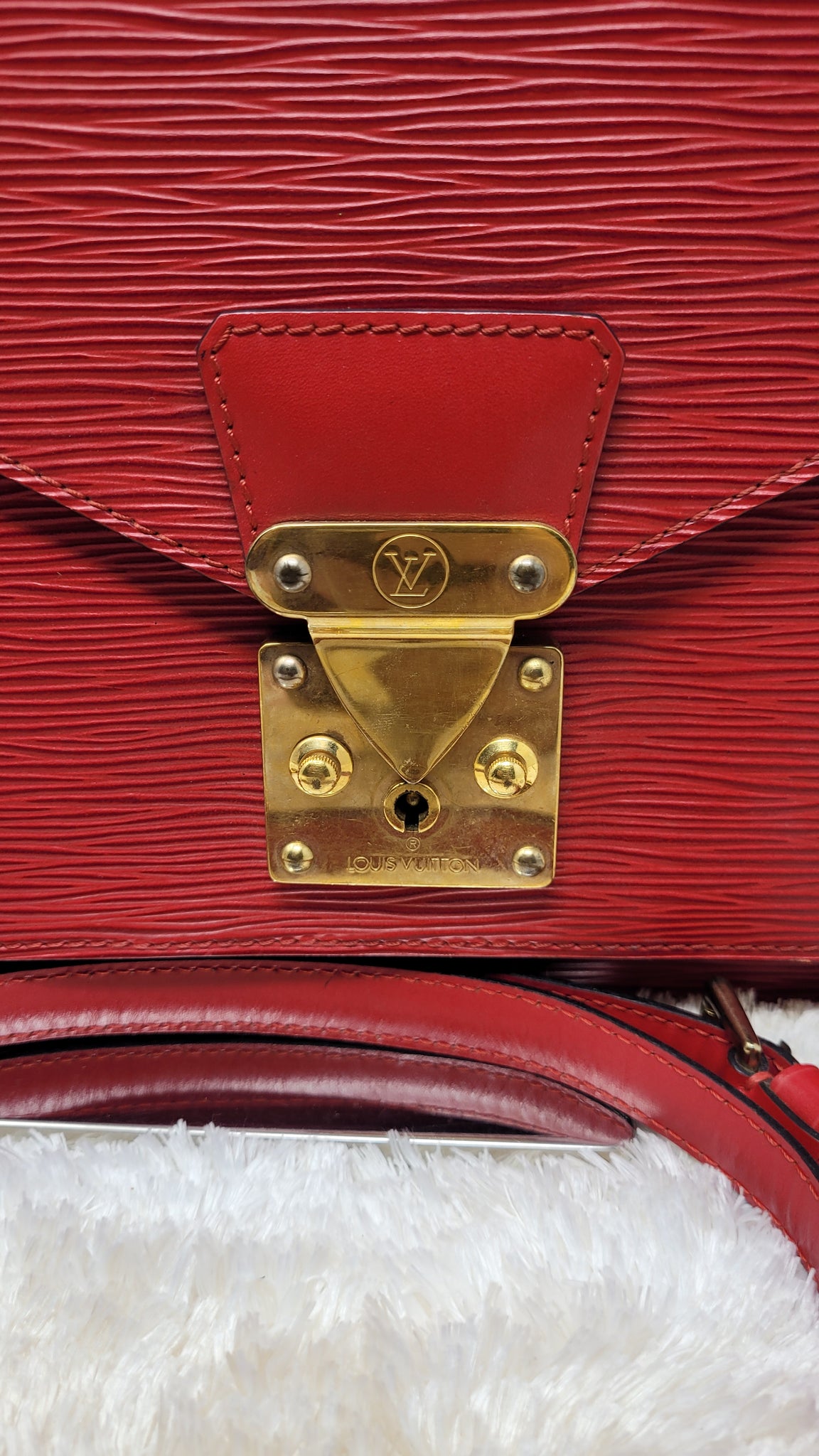 Authentic Louis Vuitton Epi Monceau Red Leather Handbag Push 