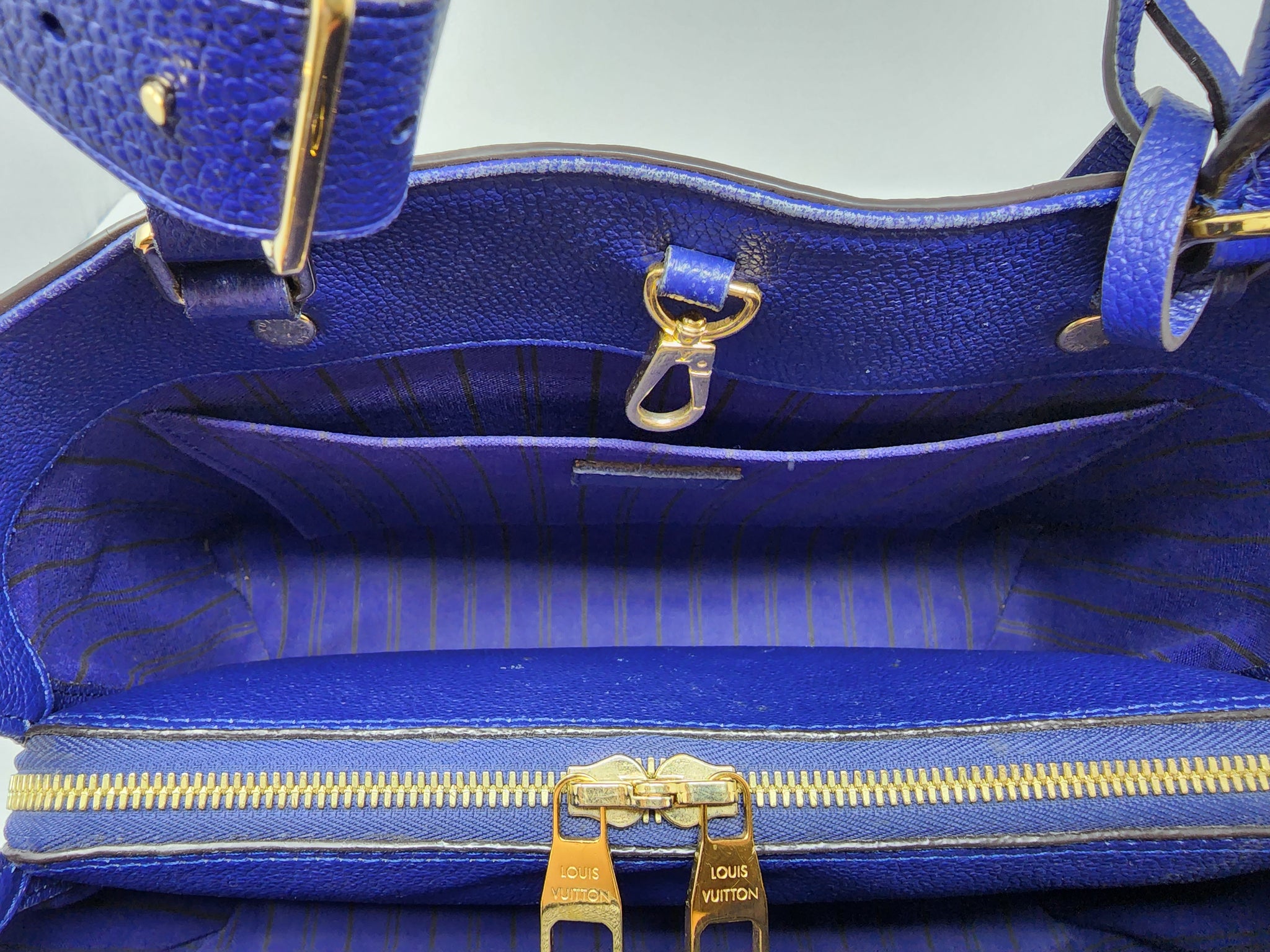 Louis Vuitton Montaigne MM handbag strap in blue/red monogram leather , GHW For  Sale at 1stDibs