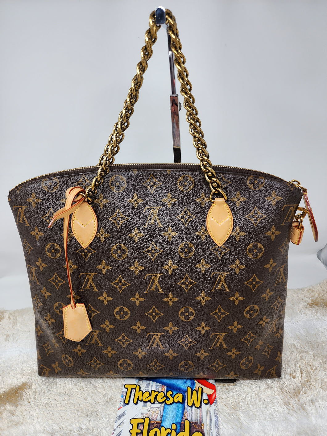 Louis Vuitton Lockit MM Monogram Shoulder Bag in 2023  Louis vuitton lockit,  Louis vuitton bag neverfull, Louis vuitton