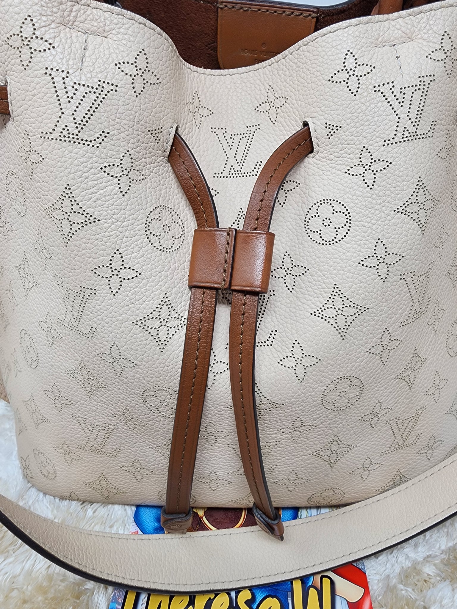 girolata handbag mahina leather
