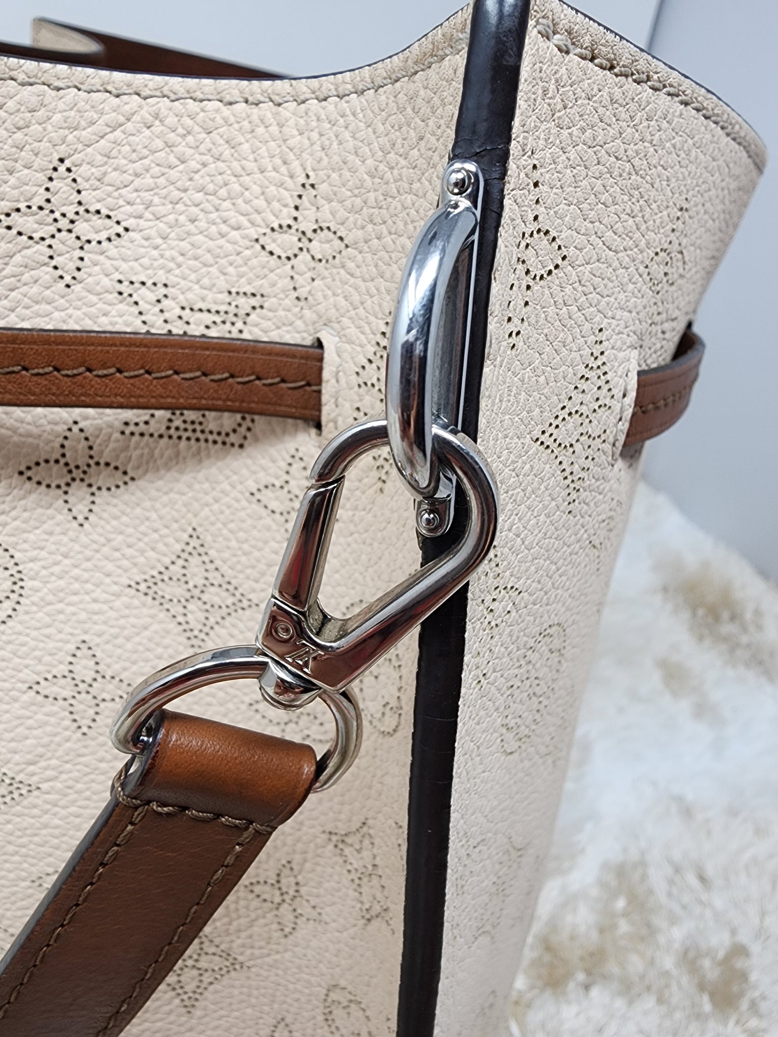Louis Vuitton, Bags, Louis Vuitton Girolata Mahina Tan And Cream Bag Rare  And Authentic